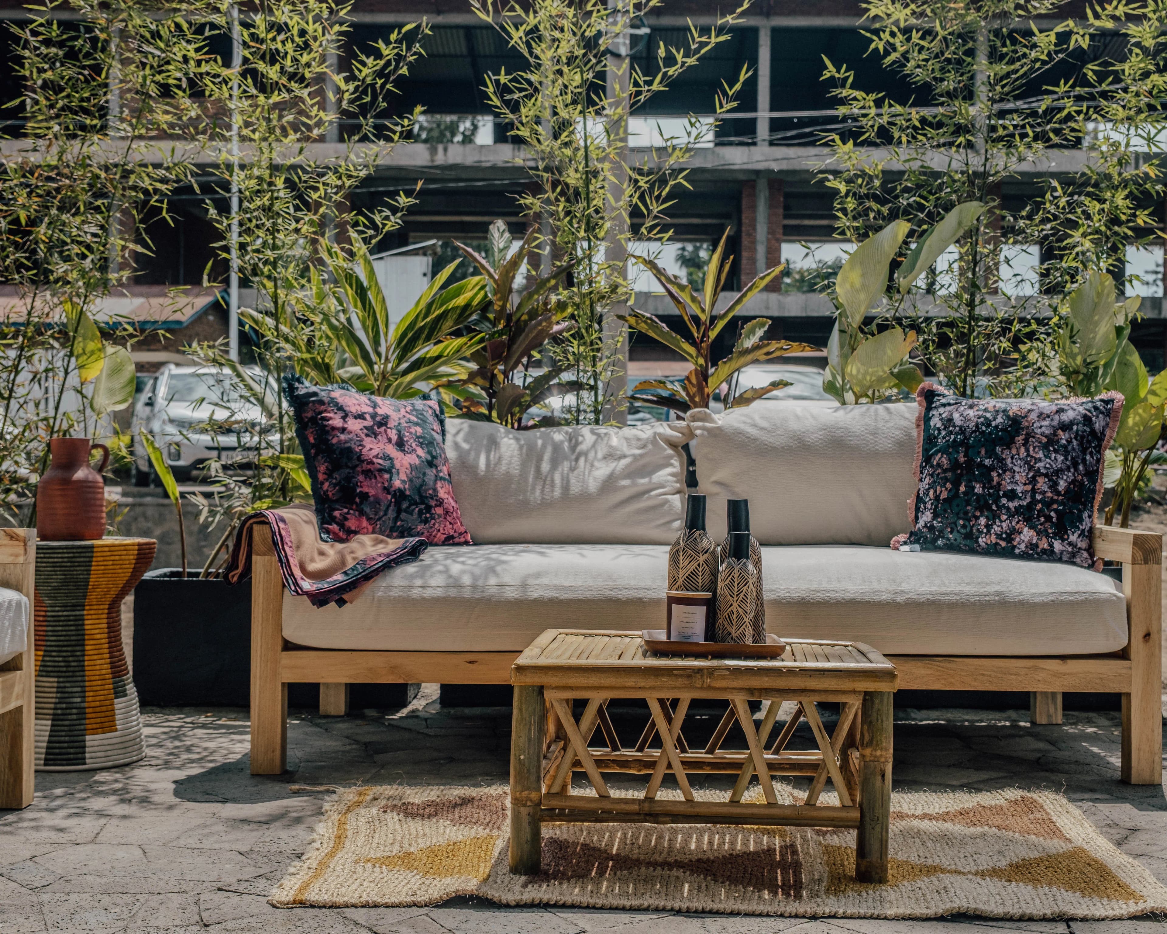 Arredamento Outdoor con Juta e Sisal: Terrazzi e Giardini Sostenibili Estate 2026 – Jutaverde